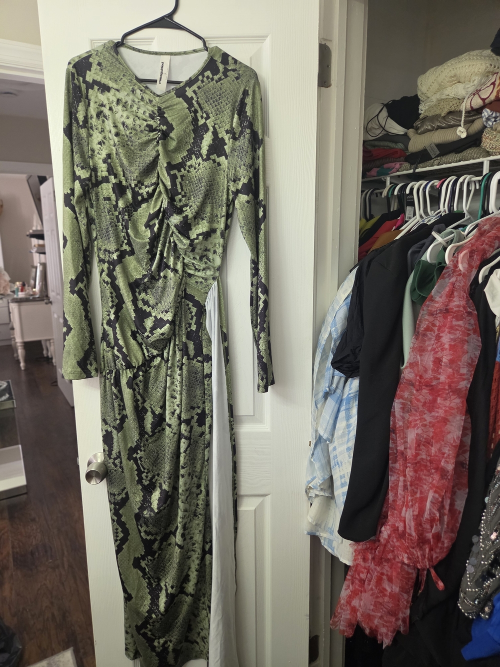 Missguided Green Snake-Print Ruched Long Sleeve Maxi Dress